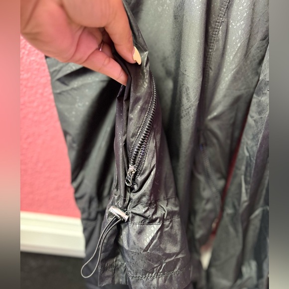 Layer 8 Black Utility Jacket with Hood and Elastic Cuffs - Picture 4 of 8